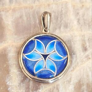 Sterling Silver Geometric Enamel Floral Pattern Medalion 7.7 Grams